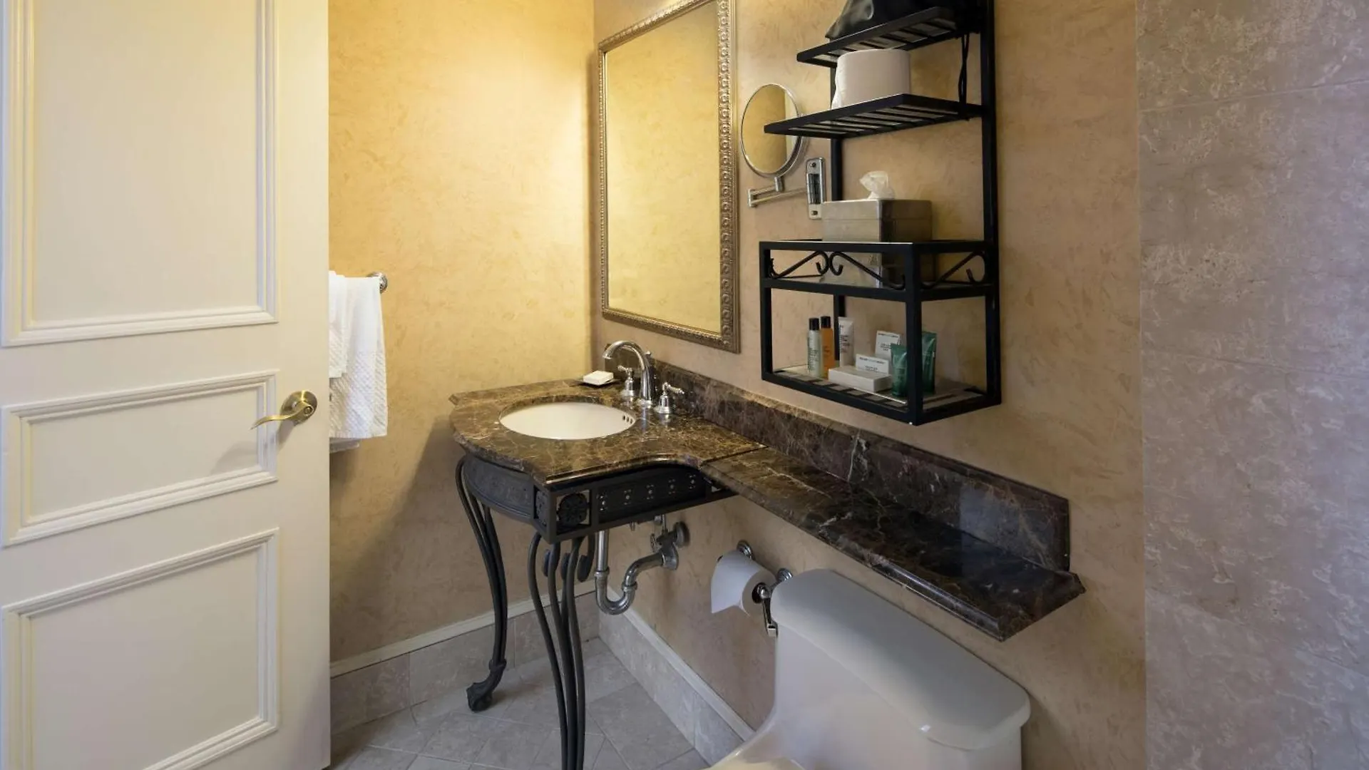 The Seelbach Hilton Louisville Hotell